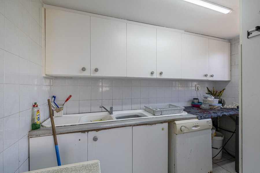 13 Bedroom Property for Sale in Summerstrand Eastern Cape